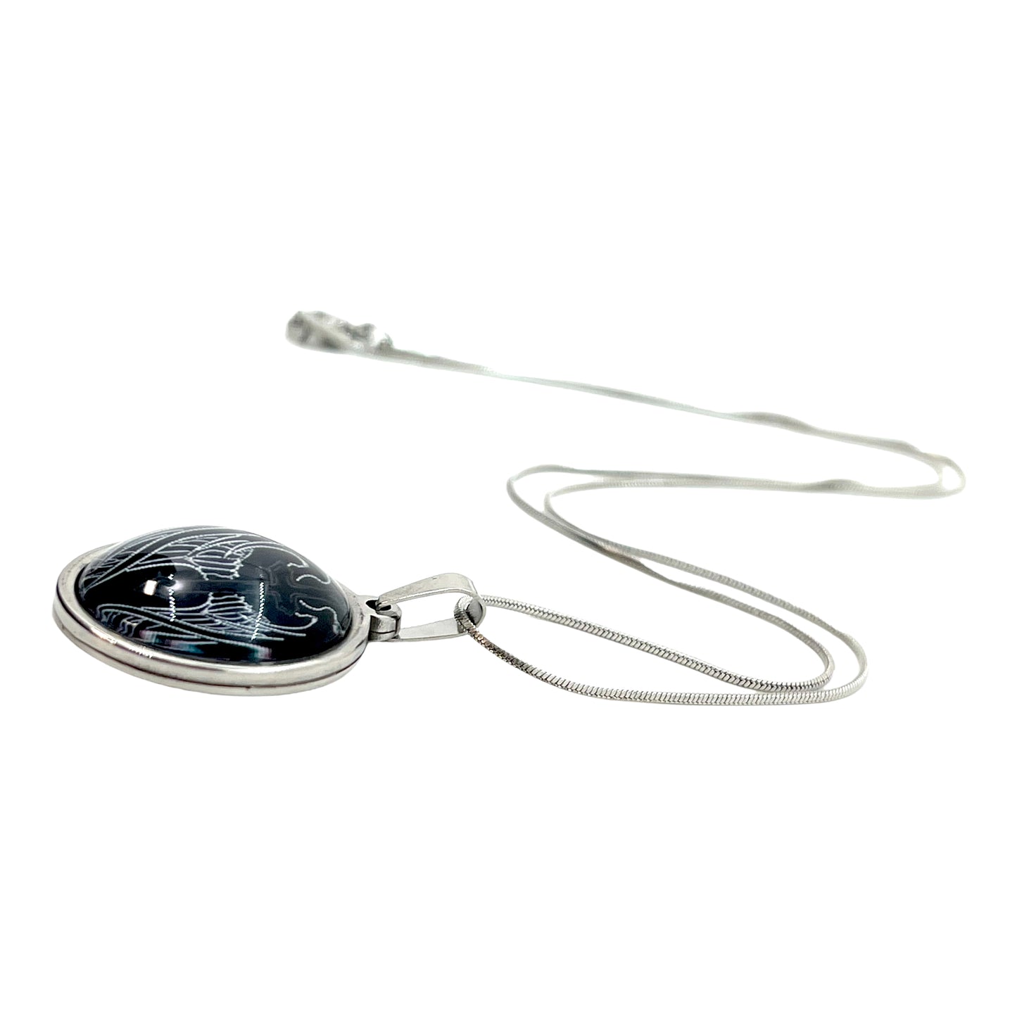 Winged Cross Small Round Necklace