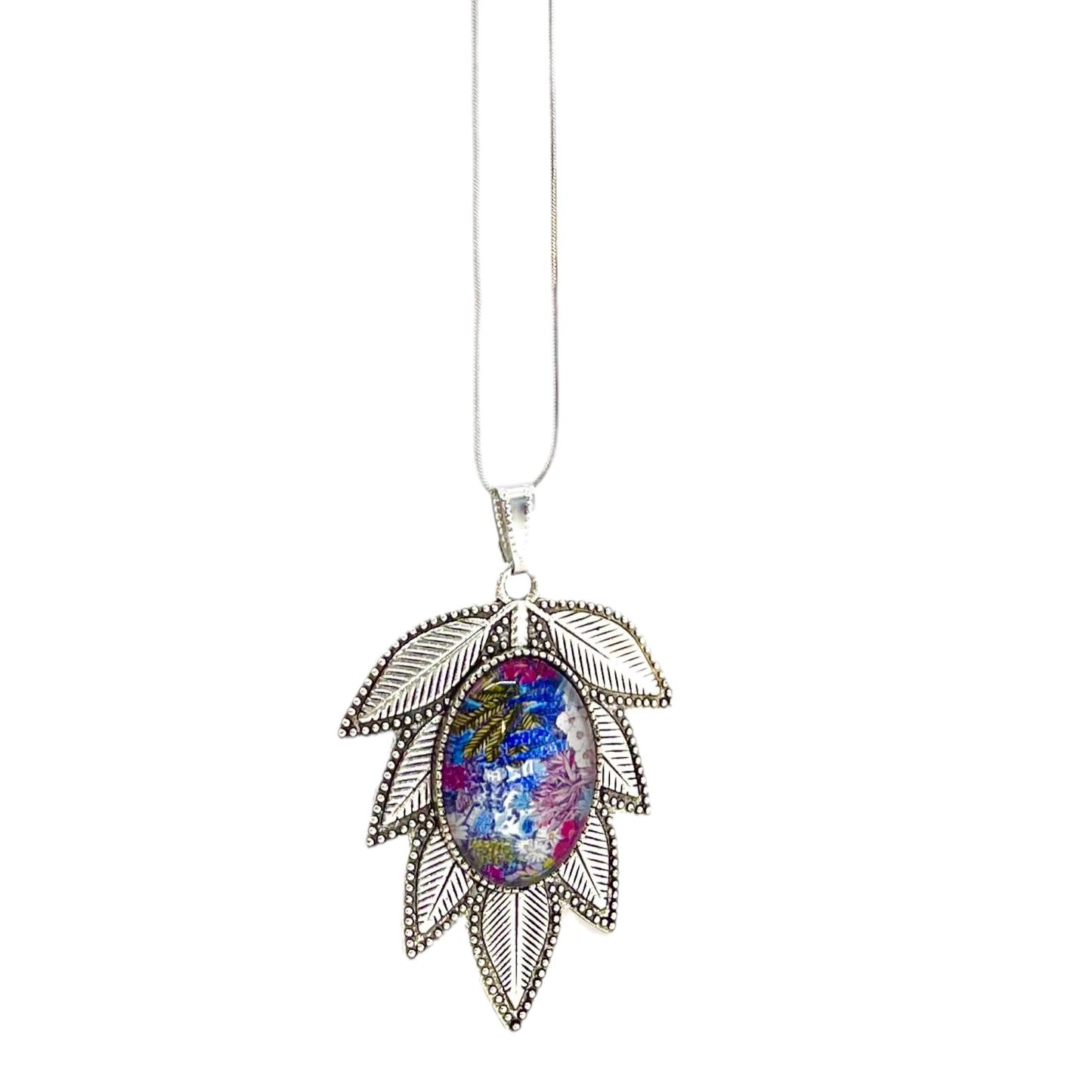 Leafy Confetti Flower Necklace