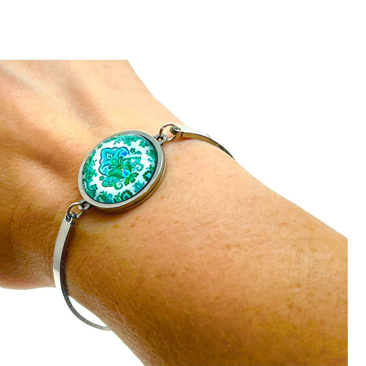 Green Lotus Slider Bead Bracelet, Boho Hippie Wristlet, Bohemian Accessory, Floral Art Glass Charm Jewelry, Unique Stainless Steel Gift